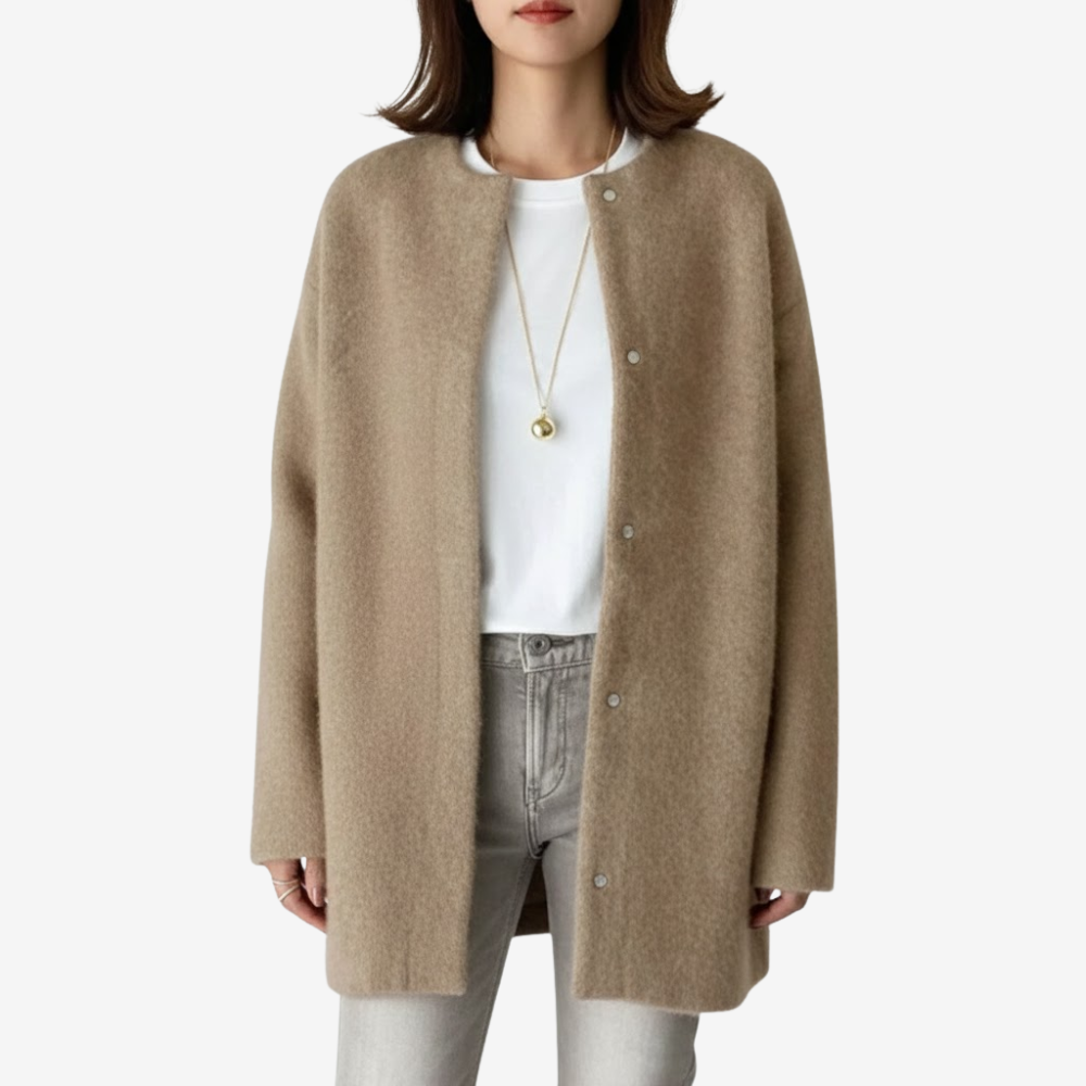 Ullkofta med knappar i mjuk ullblandning | Edurano